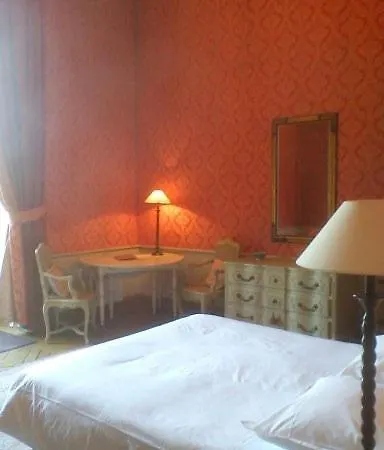 Chateau Du Marechal De Saxe 4* Yerres