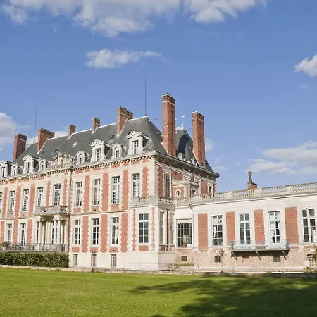 Chateau Du Marechal De Saxe Yerres