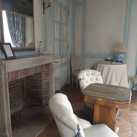 Chateau Du Marechal De Saxe 4* Yerres